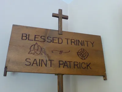 Sign in narthex.