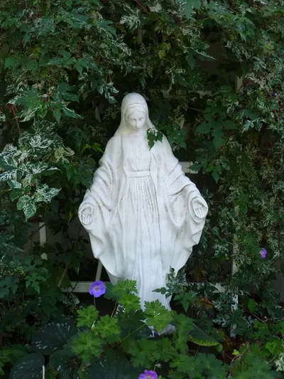 Statue of Our Lady.