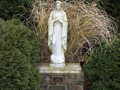 Statue of Our Lady.