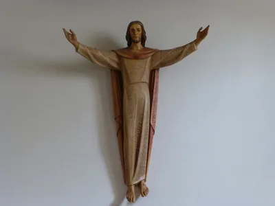 Risen Christ statue.