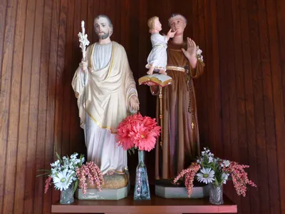 St. Joseph and St. Anthony statues.