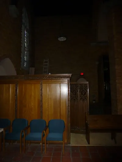 Right transept.