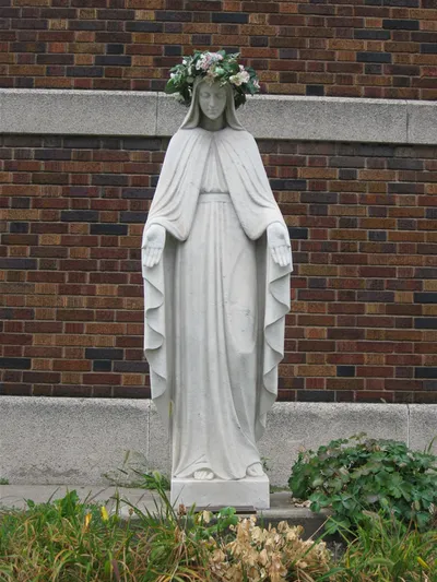 Statue of Our Lady.