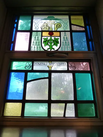 Crest of +Edward Card. Mooney.