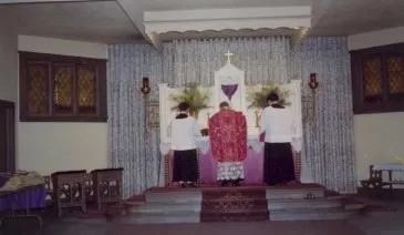 Final Mass in original church. Source: St. Thomas the Apostle Web site (defunct)