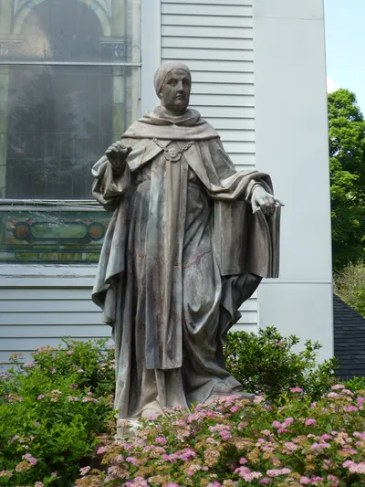 Statue of St. Thomas Aquinas.
