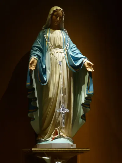 Statue of Our Lady.