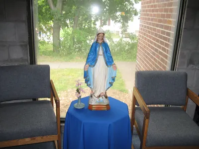 Statue of Our Lady.