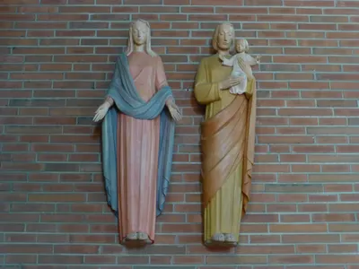 Holy family statues.