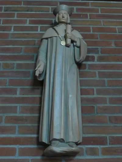 Statue of St. Thomas More.
